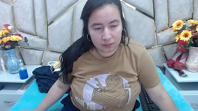 NaomyPrinces online show from February 19, 1:17 pm