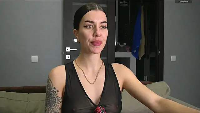 Snapshot of Alice_melice chatting on February 15, 7:50 pm Alice melice online show from February 15, 7:50 pm