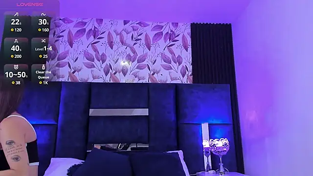 Snapshot of Larabrooks chatting on March 17, 6:42 pm Larabrooks online show from March 17, 6:42 pm