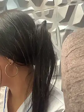 Snapshot of Larabrooks chatting on October 1, 6:14 pm Larabrooks online show from October 1, 6:14 pm