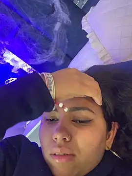 Snapshot of Larabrooks chatting on October 27, 6:56 pm Larabrooks online show from October 27, 6:56 pm