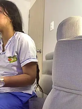 Snapshot of Larabrooks chatting on November 4, 7:02 pm Larabrooks online show from November 4, 7:02 pm