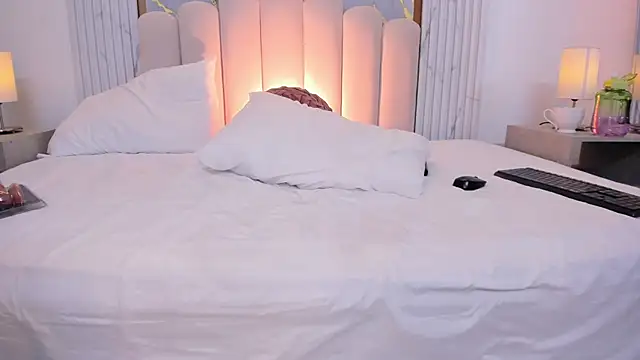 OSHUN  online show from February 26, 3:19 pm