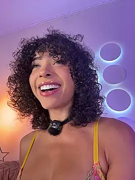 Snapshot of OSHUN_ chatting on February 8, 7:45 am OSHUN online show from February 8, 7:45 am