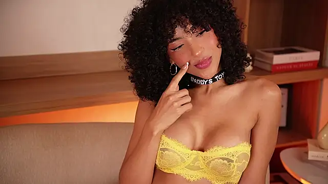 Snapshot of OSHUN_ chatting on June 1, 12:29 pm OSHUN online show from June 1, 12:29 pm