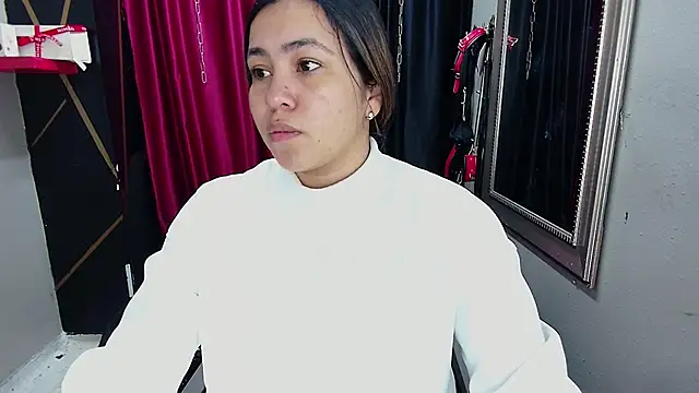 Snapshot of AmorMia chatting on December 27, 1:07 pm AmorMia online show from December 27, 1:07 pm