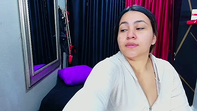Snapshot of AmorMia chatting on February 5, 12:38 pm AmorMia online show from February 5, 12:38 pm