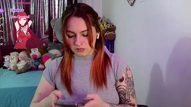 lucycherry   online show from December 4, 5:54 pm