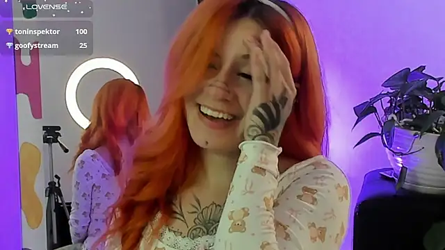 Snapshot of Daarlene chatting on March 23, 6:26 am Daarlene online show from March 23, 6:26 am