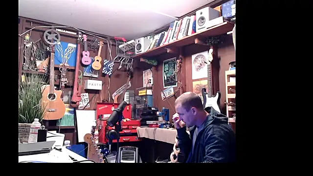 Snapshot of itsjameswebbscope chatting on March 5, 4:35 pm itsjameswebbscope online show from March 5, 4:35 pm