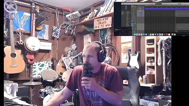 Snapshot of itsjameswebbscope chatting on October 9, 3:54 pm itsjameswebbscope online show from October 9, 3:54 pm