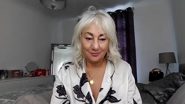 TanyaTaylor45 online show from February 8, 9:34 am