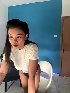 Snapshot of NaughtyMe chatting on October 3, 5:26 am NaughtyMe online show from October 3, 5:26 am