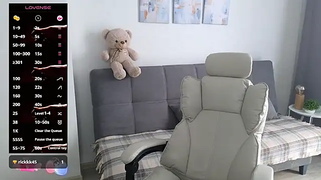 Snapshot of IsabelAllen chatting on February 26, 8:24 am IsabelAllen online show from February 26, 8:24 am