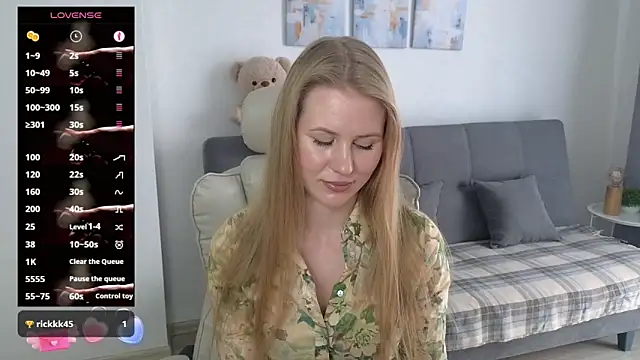 Snapshot of IsabelAllen chatting on March 2, 9:27 am IsabelAllen online show from March 2, 9:27 am