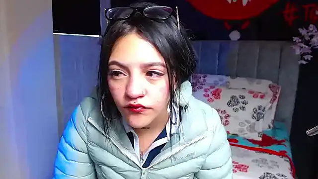 Snapshot of Violettasquirt chatting on January 19, 1:37 pm Violettasquirt online show from January 19, 1:37 pm