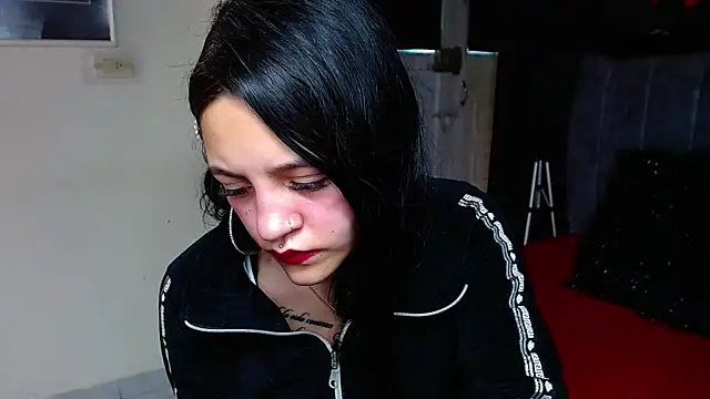 Snapshot of Violettasquirt chatting on February 11, 4:34 pm Violettasquirt online show from February 11, 4:34 pm