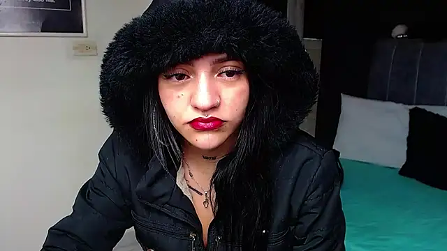 Snapshot of Violettasquirt chatting on February 24, 1:09 pm Violettasquirt online show from February 24, 1:09 pm