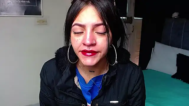 Snapshot of Violettasquirt chatting on February 26, 1:32 pm Violettasquirt online show from February 26, 1:32 pm