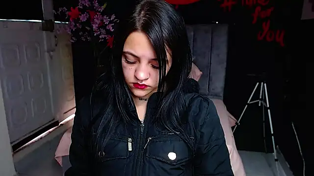 Snapshot of Violettasquirt chatting on March 3, 3:07 pm Violettasquirt online show from March 3, 3:07 pm