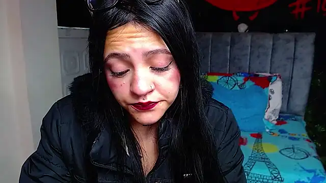 Snapshot of Violettasquirt chatting on May 23, 2:21 pm Violettasquirt online show from May 23, 2:21 pm