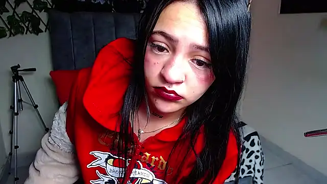 Snapshot of Violettasquirt chatting on June 26, 1:59 pm Violettasquirt online show from June 26, 1:59 pm