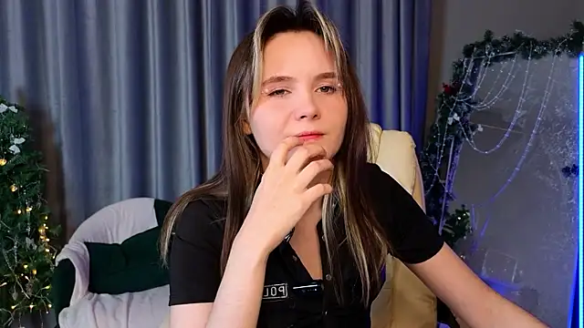 CiriRianonn online show from January 13, 4:18 am