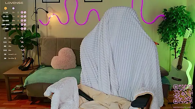 cosycute  online show from February 21, 5:25 pm