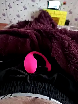 Snapshot of red_red00 chatting on December 14, 12:44 pm red red00 online show from December 14, 12:44 pm