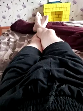 Snapshot of red_red00 chatting on February 7, 11:34 am red red00 online show from February 7, 11:34 am