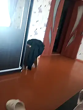 Snapshot of red_red00 chatting on February 8, 11:44 am red red00 online show from February 8, 11:44 am