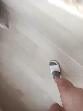 Snapshot of red_red00 chatting on March 13, 2:12 pm red red00 online show from March 13, 2:12 pm