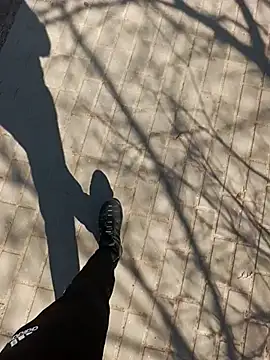 Snapshot of red_red00 chatting on March 22, 9:34 am red red00 online show from March 22, 9:34 am