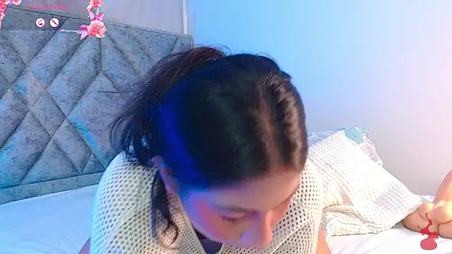 zoewilliams2 online show from March 23, 3:54 am