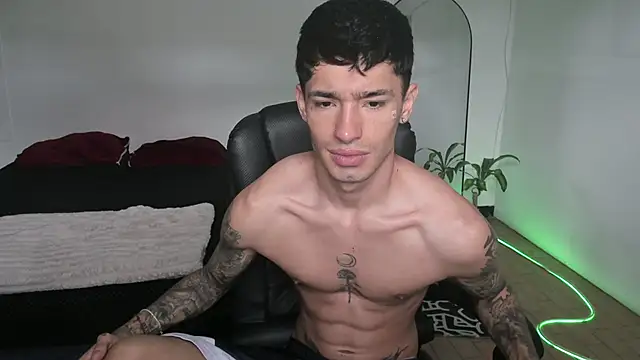 Damon  333 online show from April 11, 4:22 pm