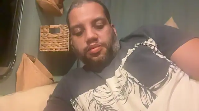 Snapshot of AbsolutMouuah chatting on September 12, 12:44 am AbsolutMouuah online show from September 12, 12:44 am