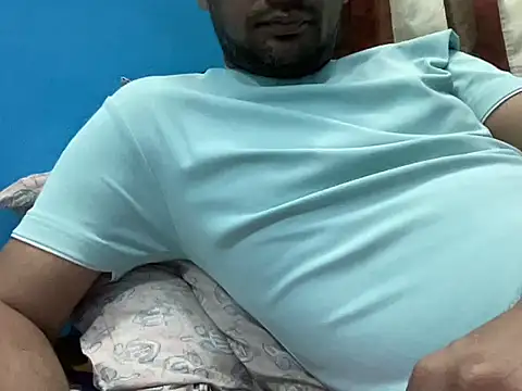 Snapshot of NiceBoy9099 chatting on January 11, 10:31 am NiceBoy9099 online show from January 11, 10:31 am