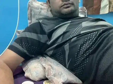 Snapshot of NiceBoy9099 chatting on February 2, 6:06 pm NiceBoy9099 online show from February 2, 6:06 pm