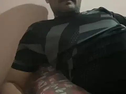 Snapshot of NiceBoy9099 chatting on February 19, 5:53 pm NiceBoy9099 online show from February 19, 5:53 pm