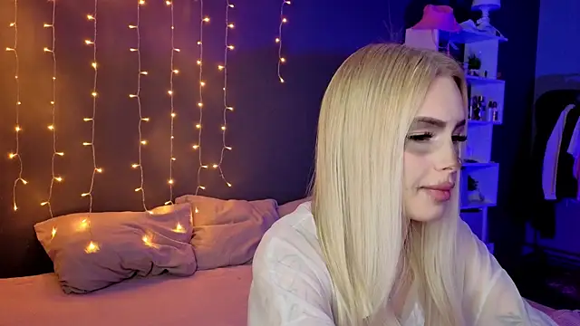 aneta alisha online show from October 30, 12:39 pm