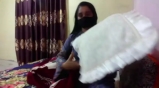 Snapshot of LovelyRose69 chatting on December 18, 6:46 pm LovelyRose69 online show from December 18, 6:46 pm