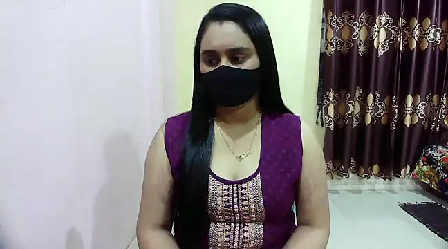 Snapshot of LovelyRose69 chatting on January 1, 8:37 pm LovelyRose69 online show from January 1, 8:37 pm