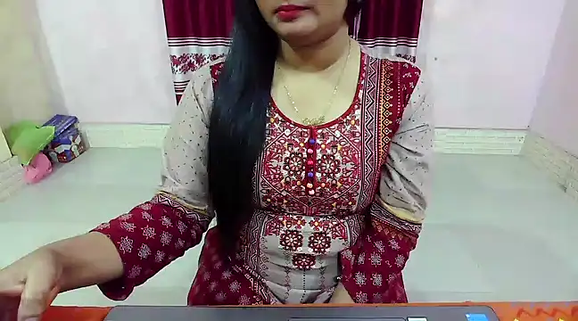 Snapshot of LovelyRose69 chatting on January 5, 3:34 pm LovelyRose69 online show from January 5, 3:34 pm