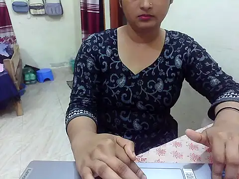 Snapshot of LovelyRose69 chatting on June 9, 1:23 pm LovelyRose69 online show from June 9, 1:23 pm