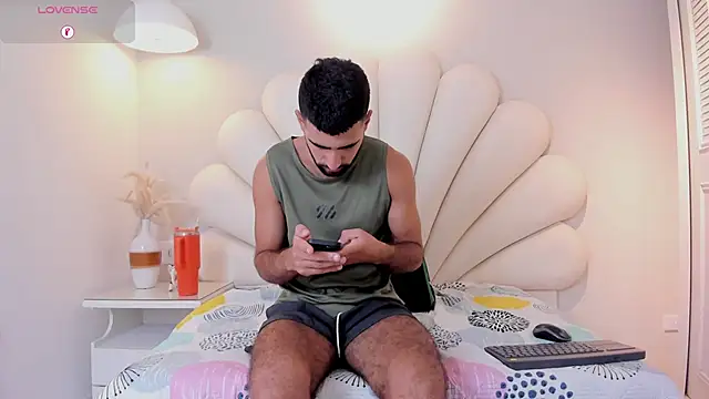 Ethan  Walker online show from April 17, 2:53 pm