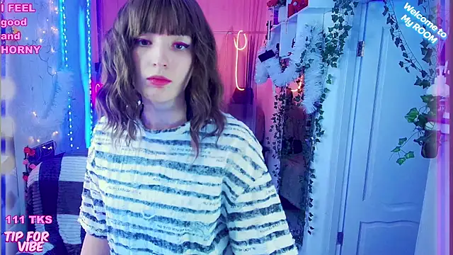 Snapshot of Toxic_Ellies chatting on December 21, 1:32 pm Toxic Ellies online show from December 21, 1:32 pm