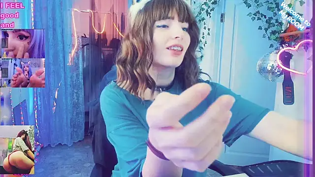 Snapshot of Toxic_Ellies chatting on December 28, 7:33 am Toxic Ellies online show from December 28, 7:33 am