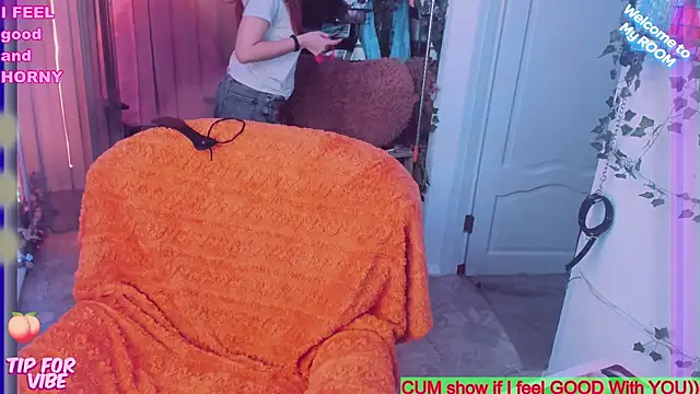 Snapshot of Toxic_Ellies chatting on March 12, 1:51 pm Toxic Ellies online show from March 12, 1:51 pm