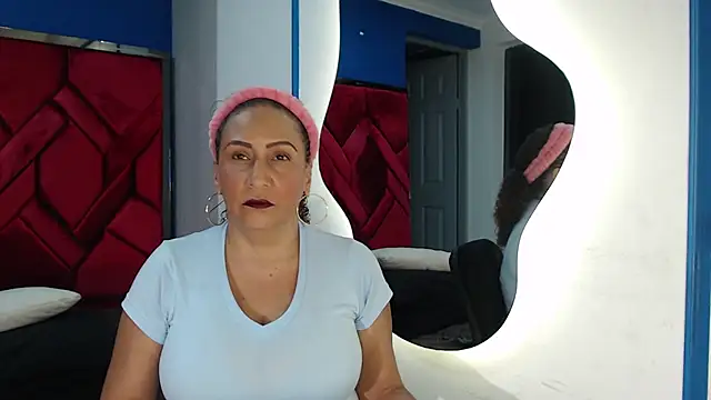 EvaMills1 online show from February 26, 1:08 pm