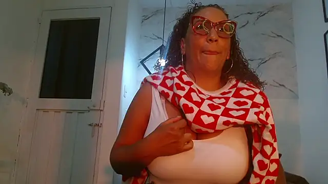 EvaMills1 online show from September 15, 8:20 pm